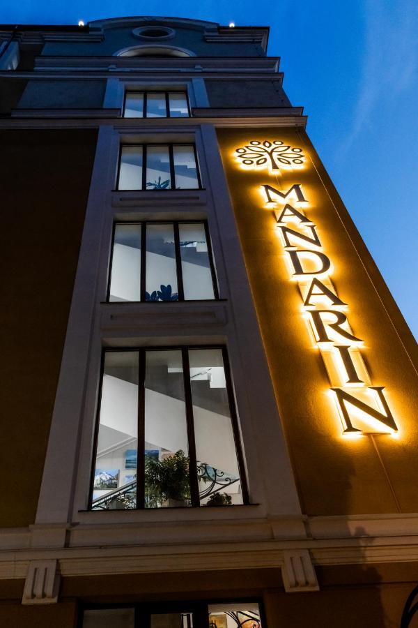 Hotel "Mandarin Clubhouse" Charkiv Esterno foto