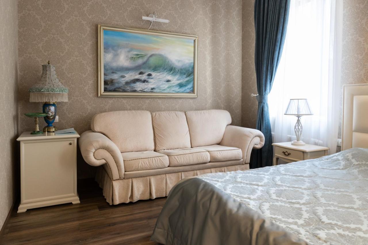 Hotel "Mandarin Clubhouse" Charkiv Esterno foto