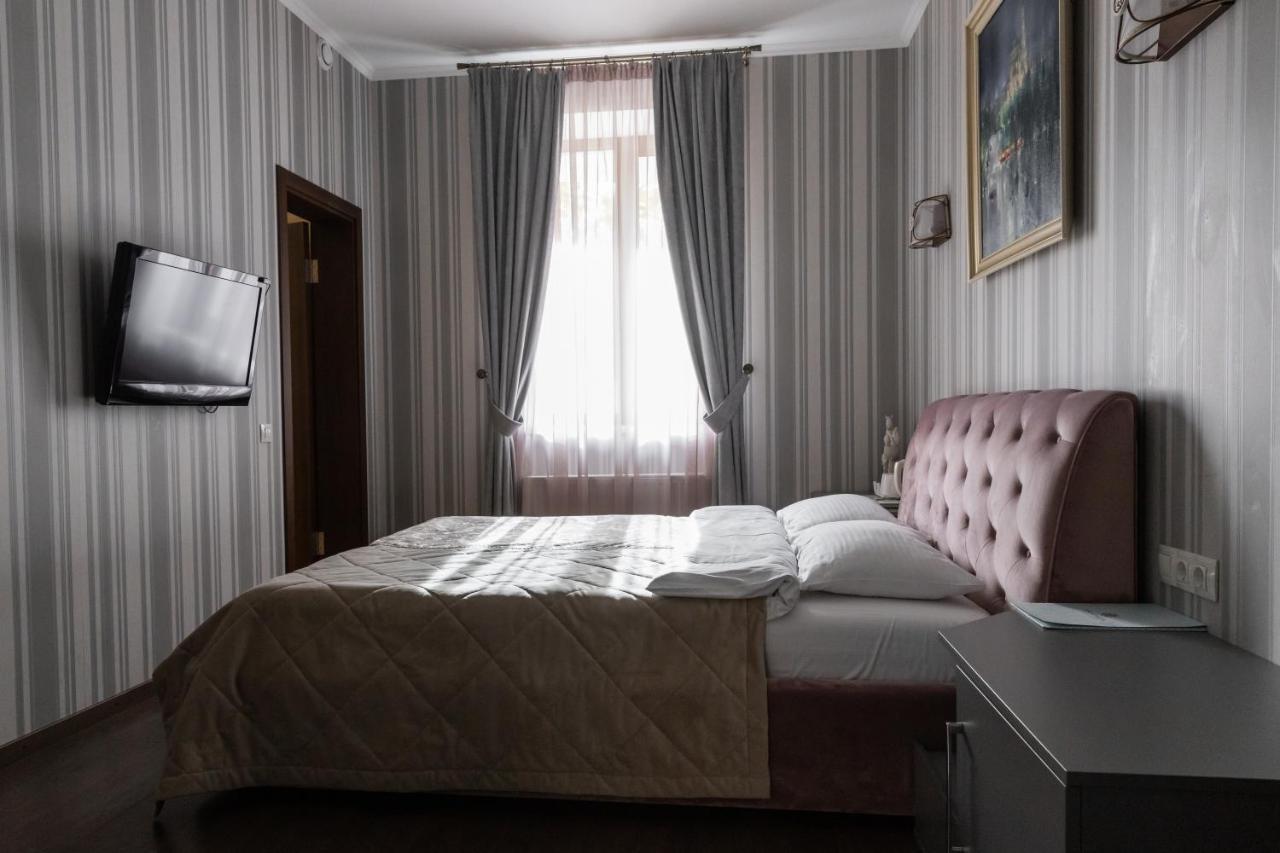 Hotel "Mandarin Clubhouse" Charkiv Esterno foto