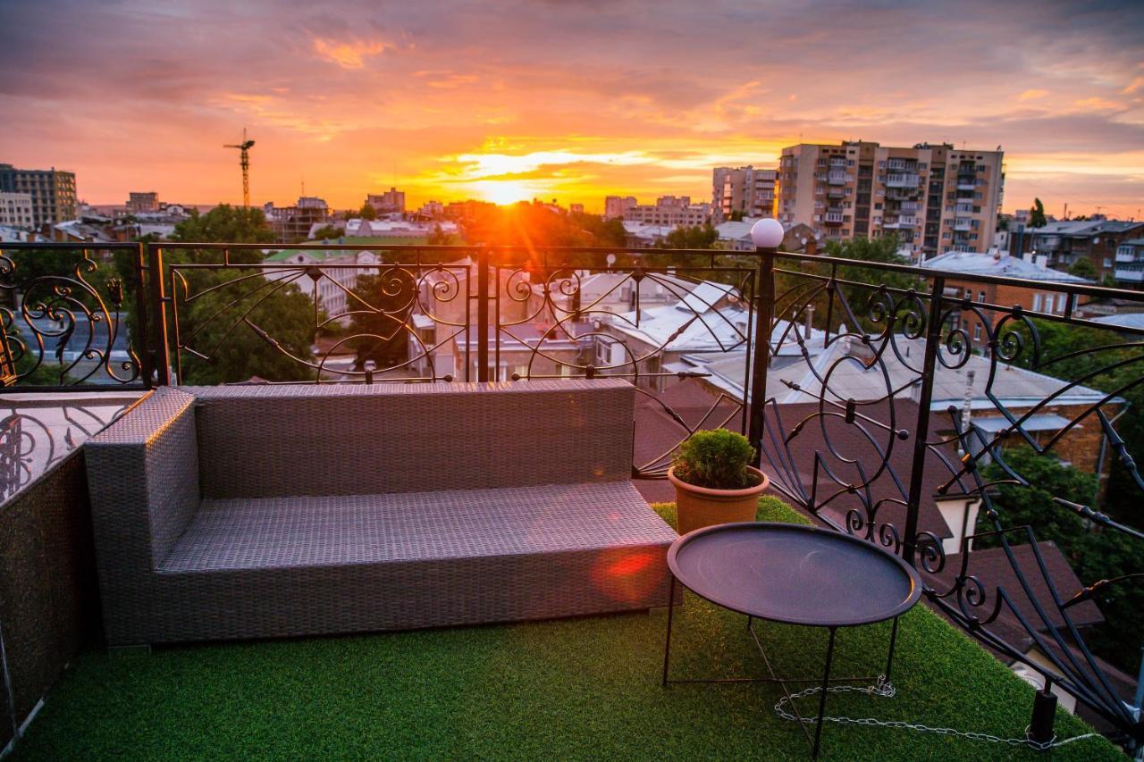 Hotel "Mandarin Clubhouse" Charkiv Esterno foto
