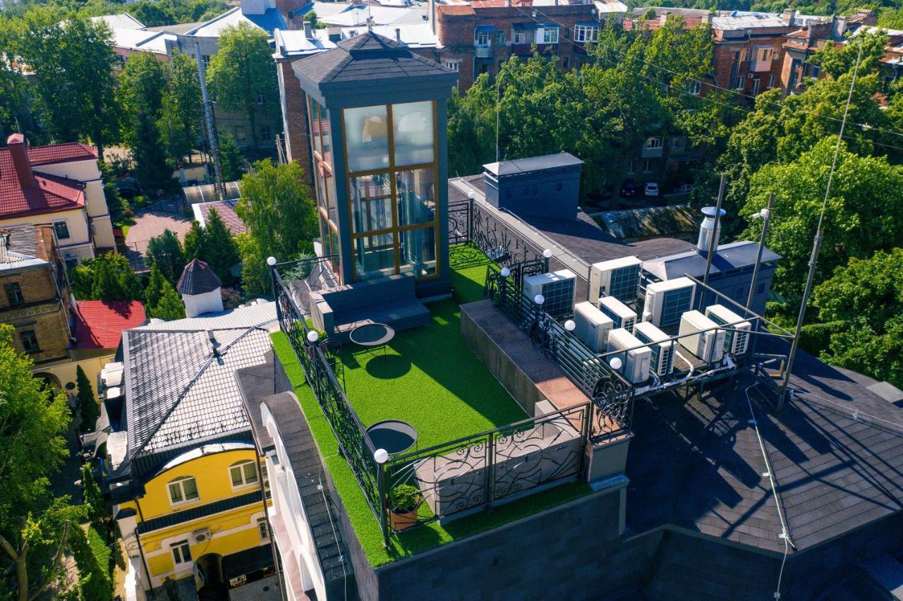 Hotel "Mandarin Clubhouse" Charkiv Esterno foto