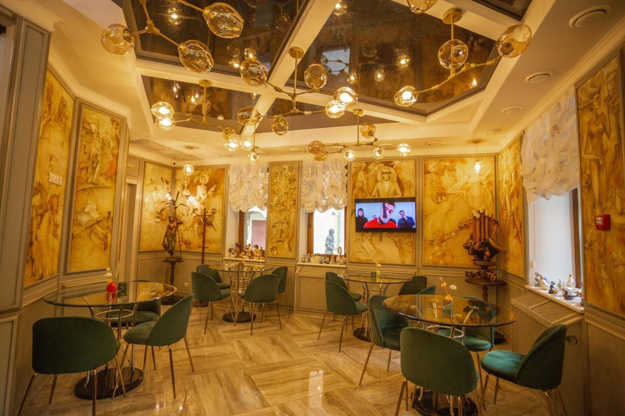 Hotel "Mandarin Clubhouse" Charkiv Esterno foto