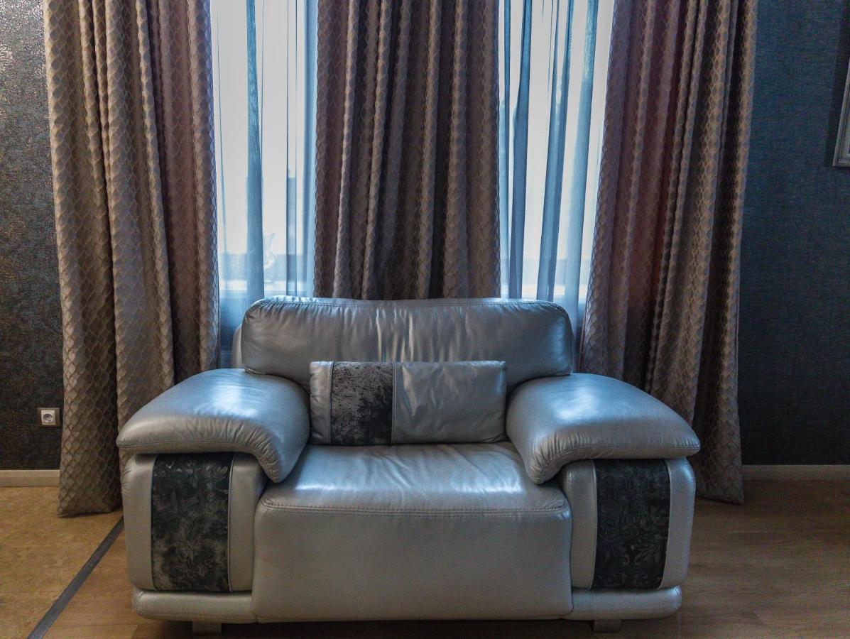 Hotel "Mandarin Clubhouse" Charkiv Esterno foto